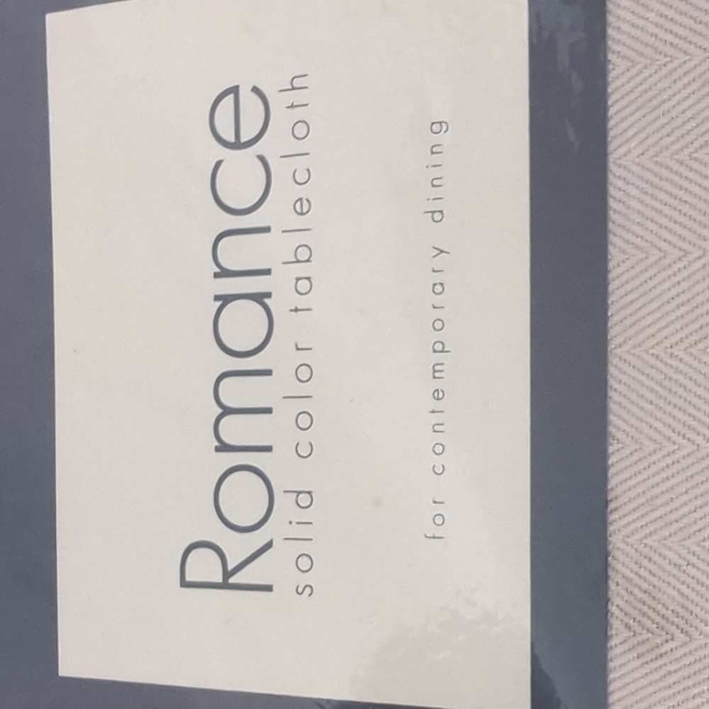 New Romance Solid Color 60 x 84 Tablecloth - Picture 2 of 5